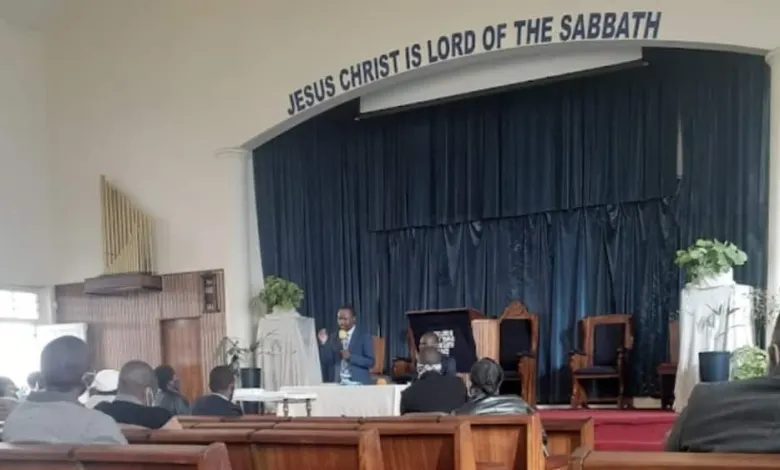 South Africa: Gunmen stop sermon and rob churchgoers