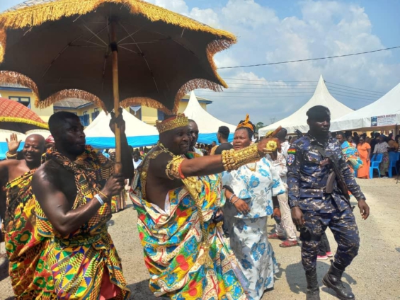 LGBT rights activist being installed as new Chief in Ghana falls off palanquin (Video)