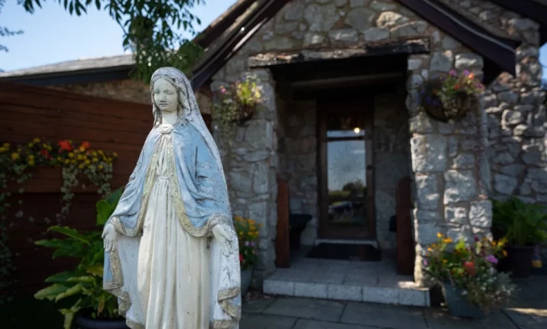 Remove statue of Virgin Mary - French court orders