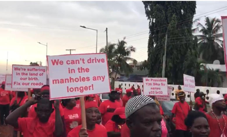 Teshie residents protest over deplorable roads