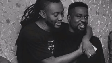 Pappy Kojo performs Sarkodie’s ‘Try Me’ at an event (VIDEO)