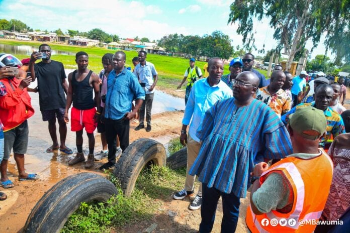 Dam Spillage: Dr. Bawumia donates GH¢160,000 to displaced victims