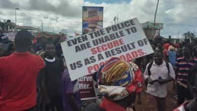 Ashaiman: Police Officer rushed to hospital after protesters pelted him with stones