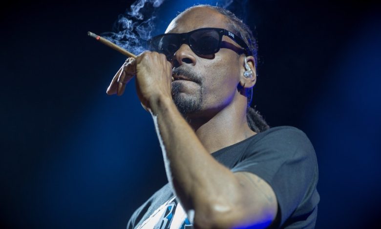 Snoop Dogg quits smoking!